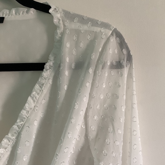 Rw&co wrap top - NWOT - Picture 3 of 3